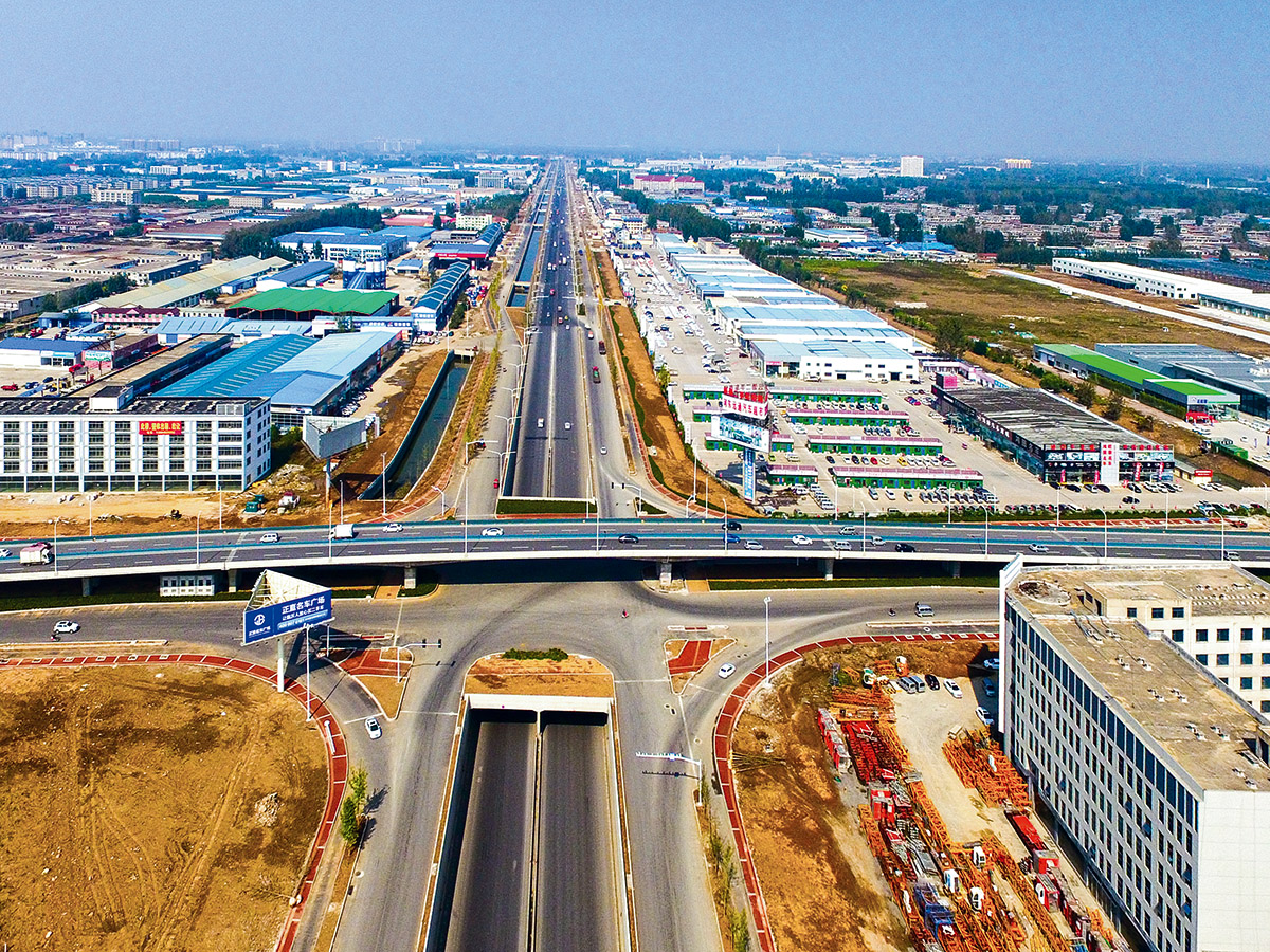 溫泉路（道路及跨線橋）